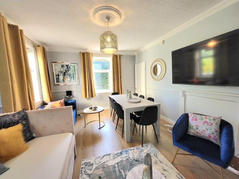 4 Bedrooms Apartment By Sensational Stay Short Lets & Serviced Accommodation Edimburgo Exterior foto