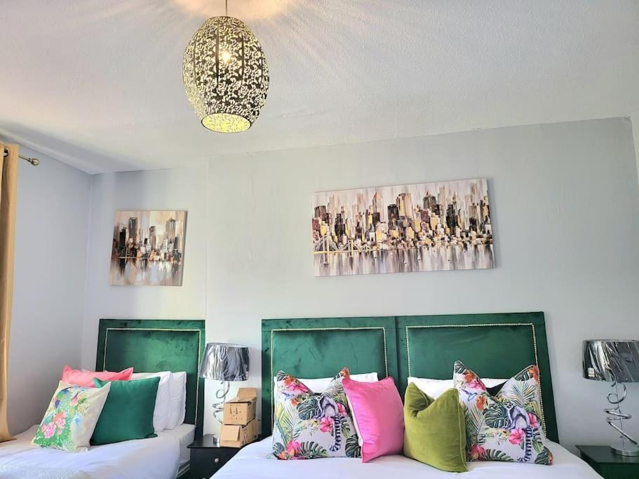 4 Bedrooms Apartment By Sensational Stay Short Lets & Serviced Accommodation Edimburgo Exterior foto